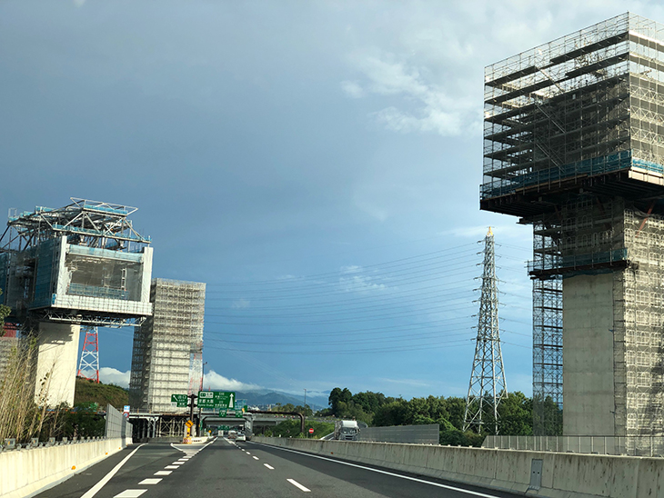 道路の建築現場