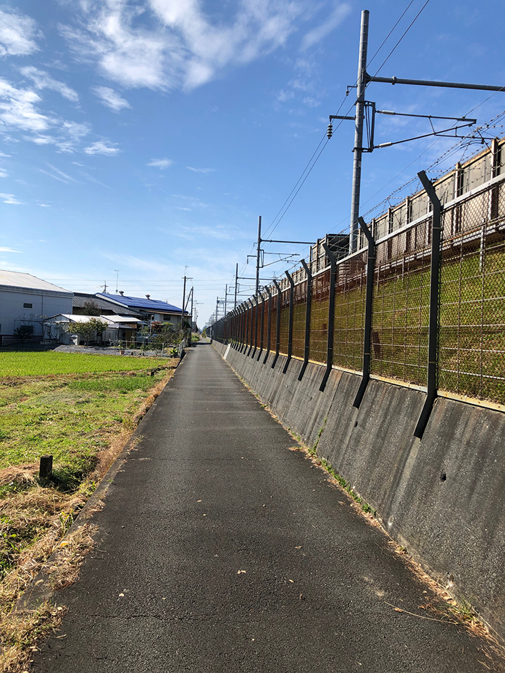 水槽メンテナンス現場への道